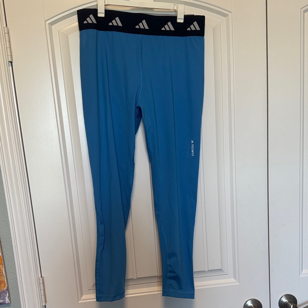 Adidas Women’s Black and Blue 7/8 Tight Fit High Rise Leggings Size Large NWT